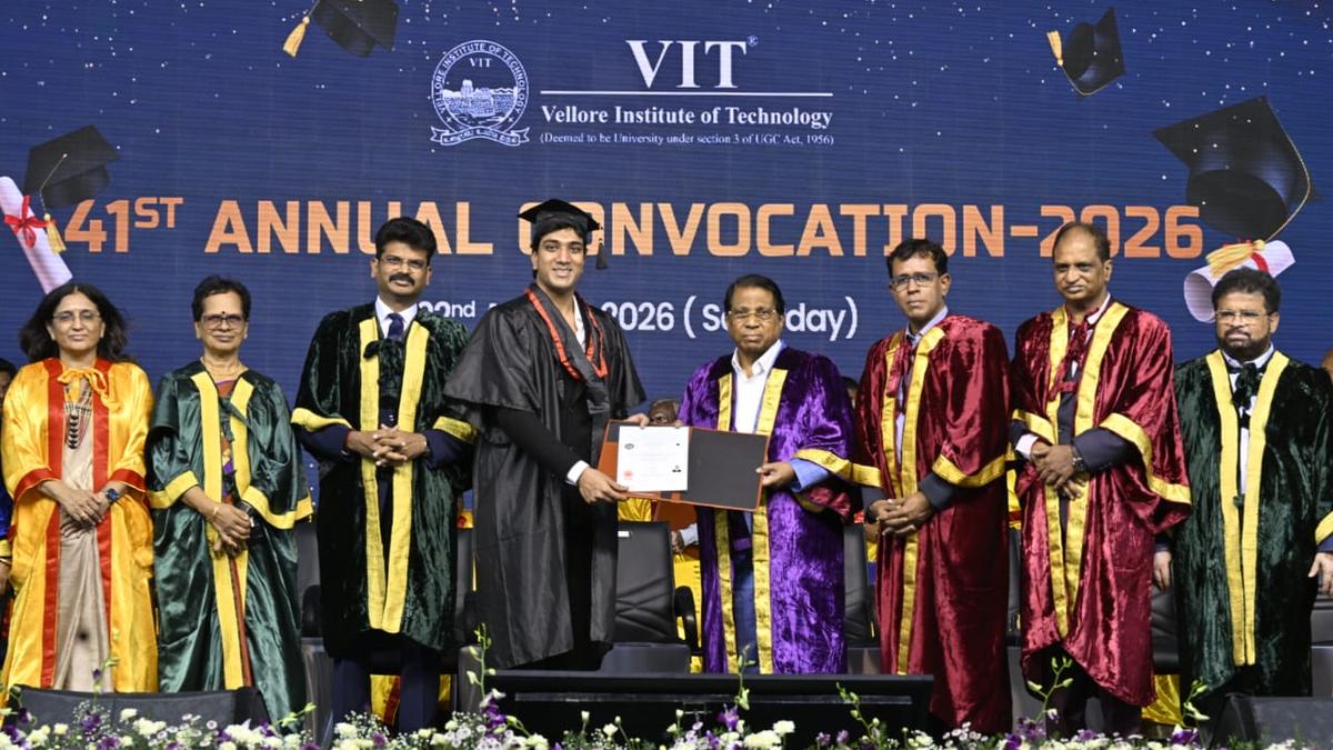 Delhi CM attends convocation as family members graduate from VIT