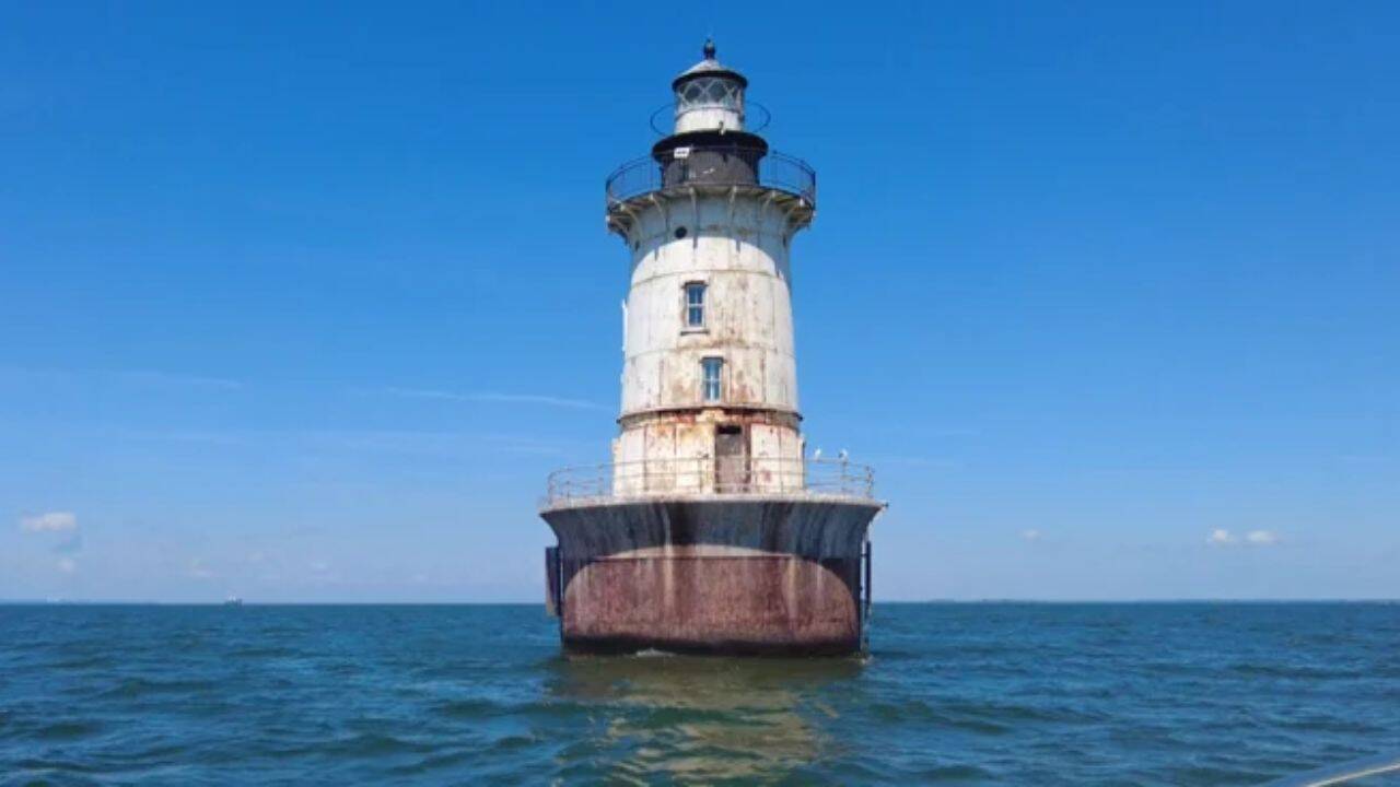 Artist Restores Century-Old Lighthouse as Educational Centre