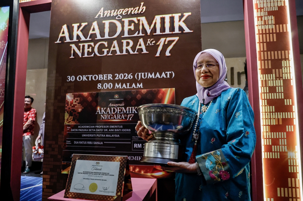 Prof Aini Ideris, Pelopor Wanita UPM, Diiktiraf Tokoh Akademik Negara