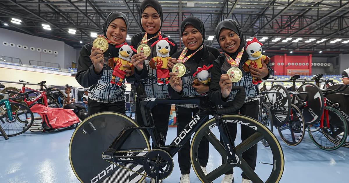 Pesepeda wanita Terengganu pecahkan rekod nasional dua kali, raih emas