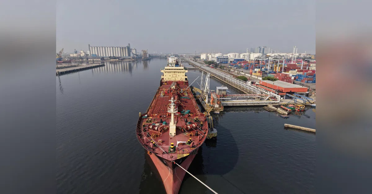 Strait of Hormuz tensions inflate India's fossil fuel import bill by $22 billion