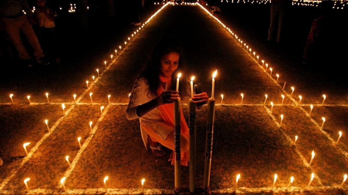 Low-cost candle business offers high returns ahead of Diwali season