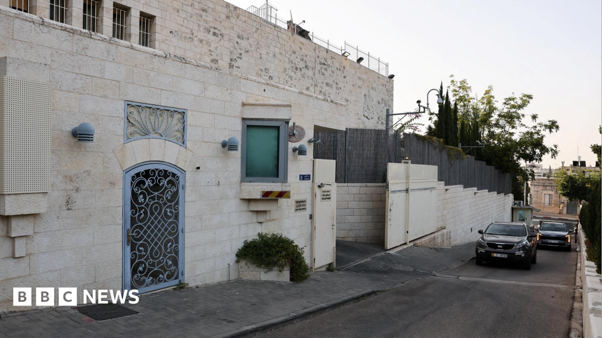 UK to cut East Jerusalem consulate staff amid Israel tensions