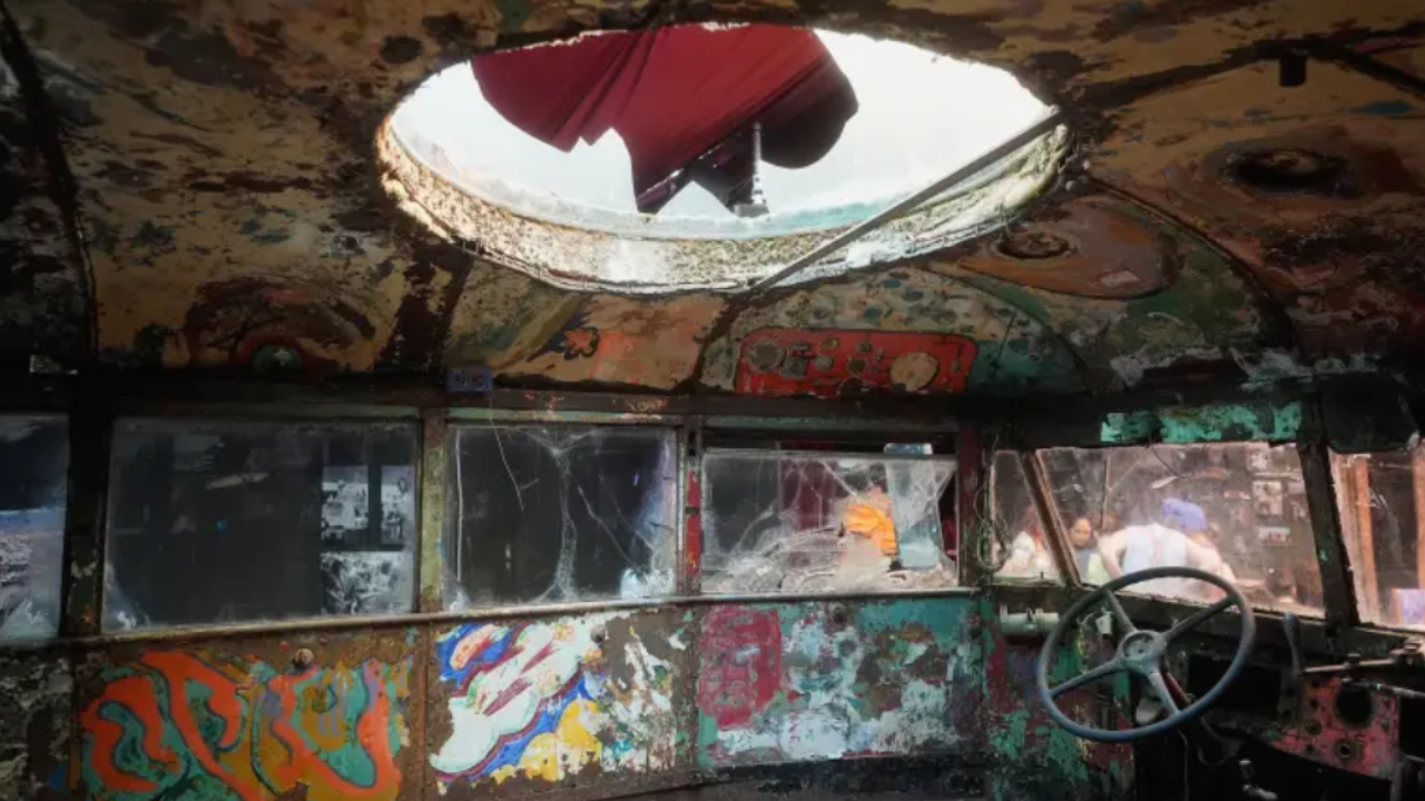 Iconic psychedelic bus from 1960s counterculture returns to San Francisco