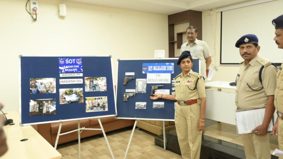 मालकाजगिरी में पूर्व नशीली दवा तस्कर गिरफ्तार, अवैध हथियार कारोबार का भंडाफोड़