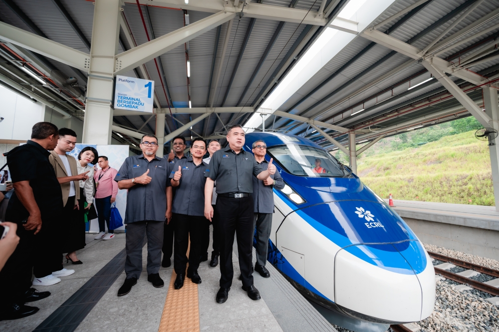 Jambatan Penghubung Stesen ECRL Gombak Siap Mac 2027, Laluan Sementara untuk Pelancaran Desember