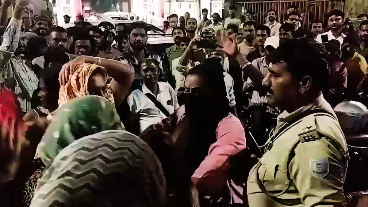 Traffic police, transgender community clash in Jamshedpur, disrupting city traffic