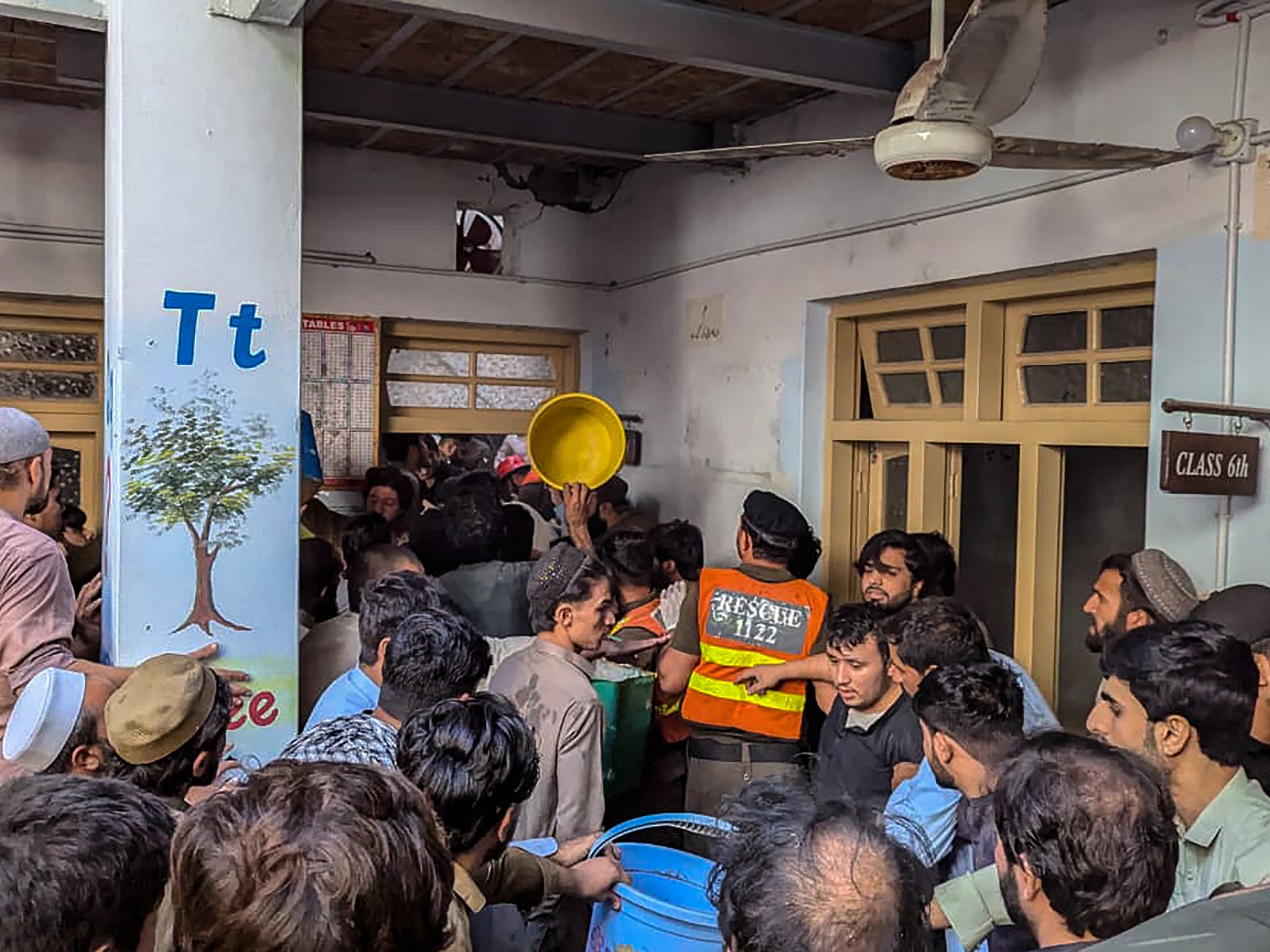 School roof collapse kills 29 in northwestern Pakistan