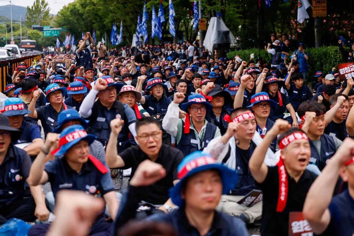 Hyundai union returns to wage negotiations following mass walkout