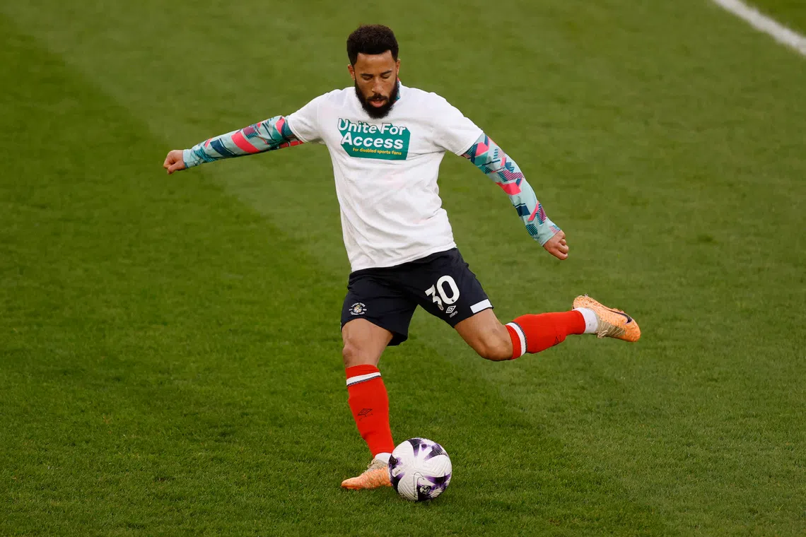 Townsend narrowly escapes injury from pitch roller at Thai League match