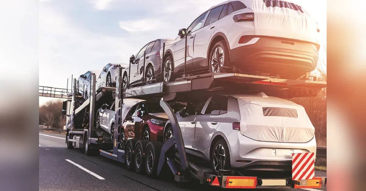 Auto dealers build inventories ahead of festival rush, discounts held steady