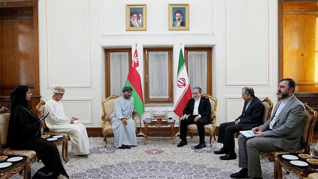 Iran, Oman explore temporary shipping corridor amid US tensions