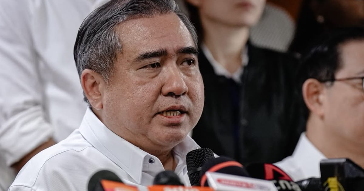 DAP Leader Offers Ministerial Resignation Amid Coalition Tensions