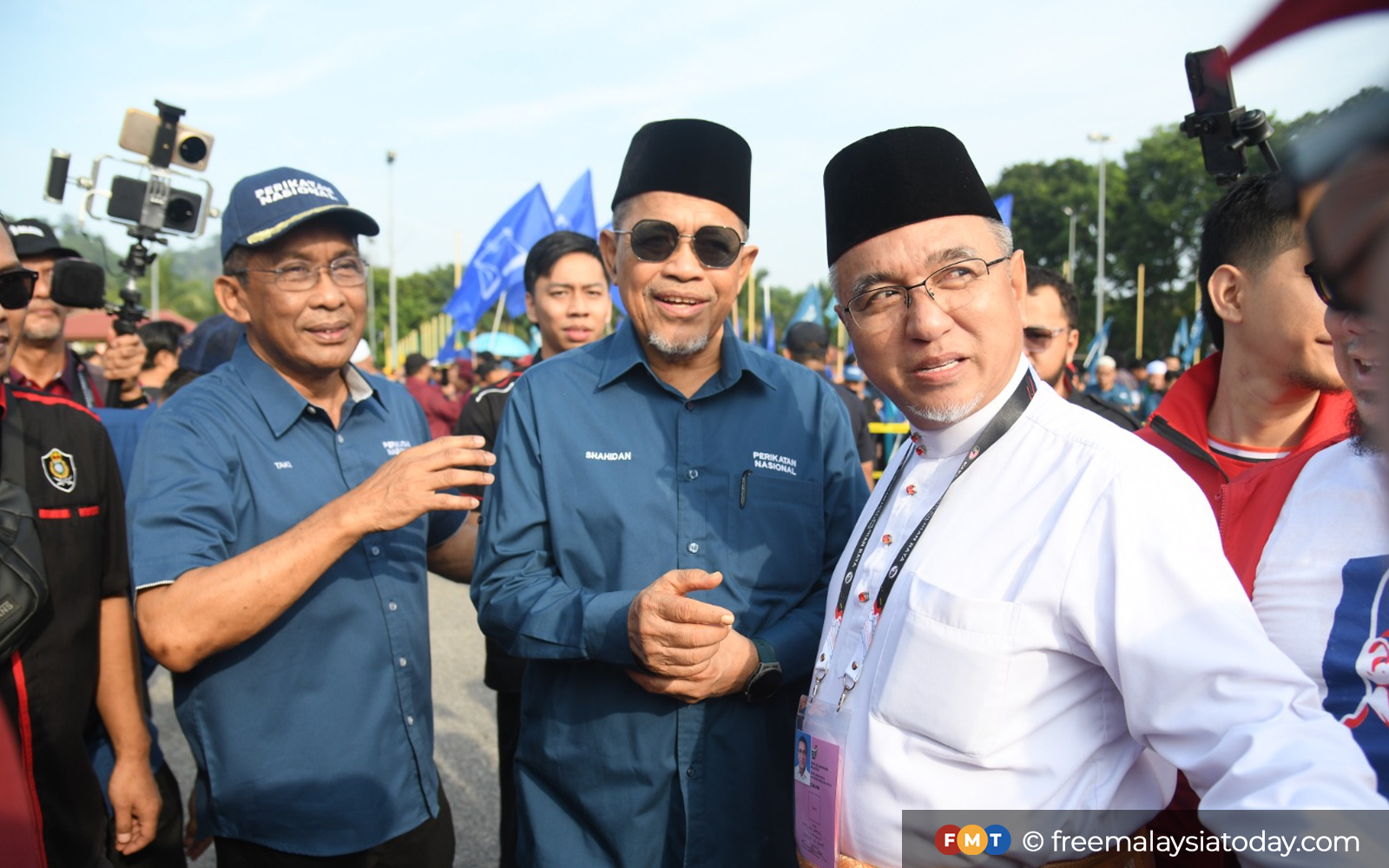 Political rivals share cordial moments at Bukit Katil nomination centre