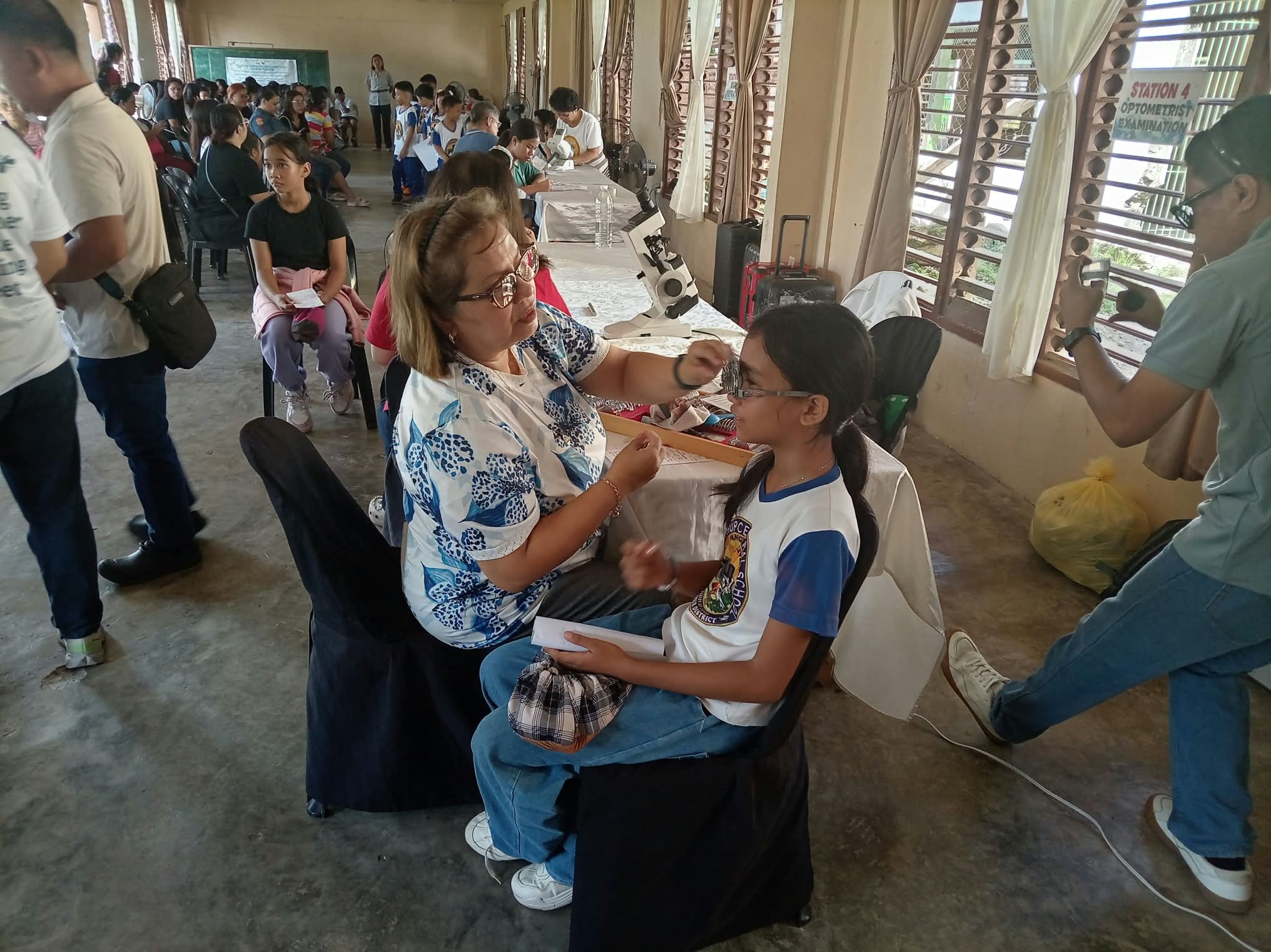 Over 580 Leyte students to receive free eyeglasses after screening