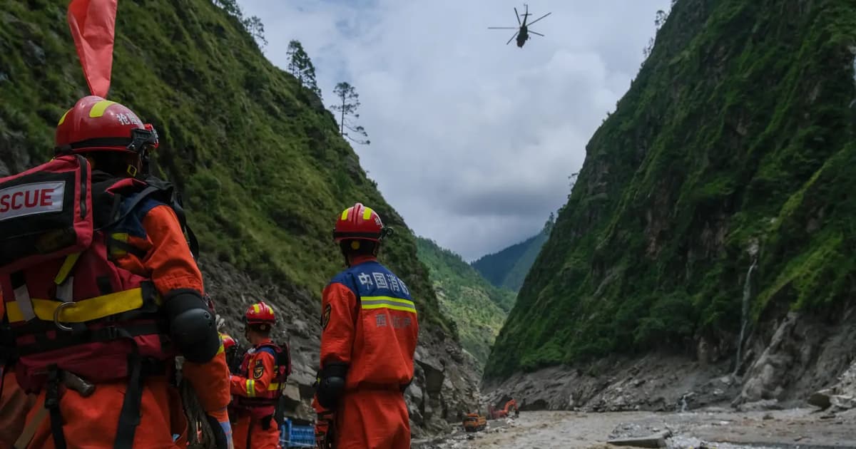Rescue efforts underway to fully reopen Tibet highway to border port