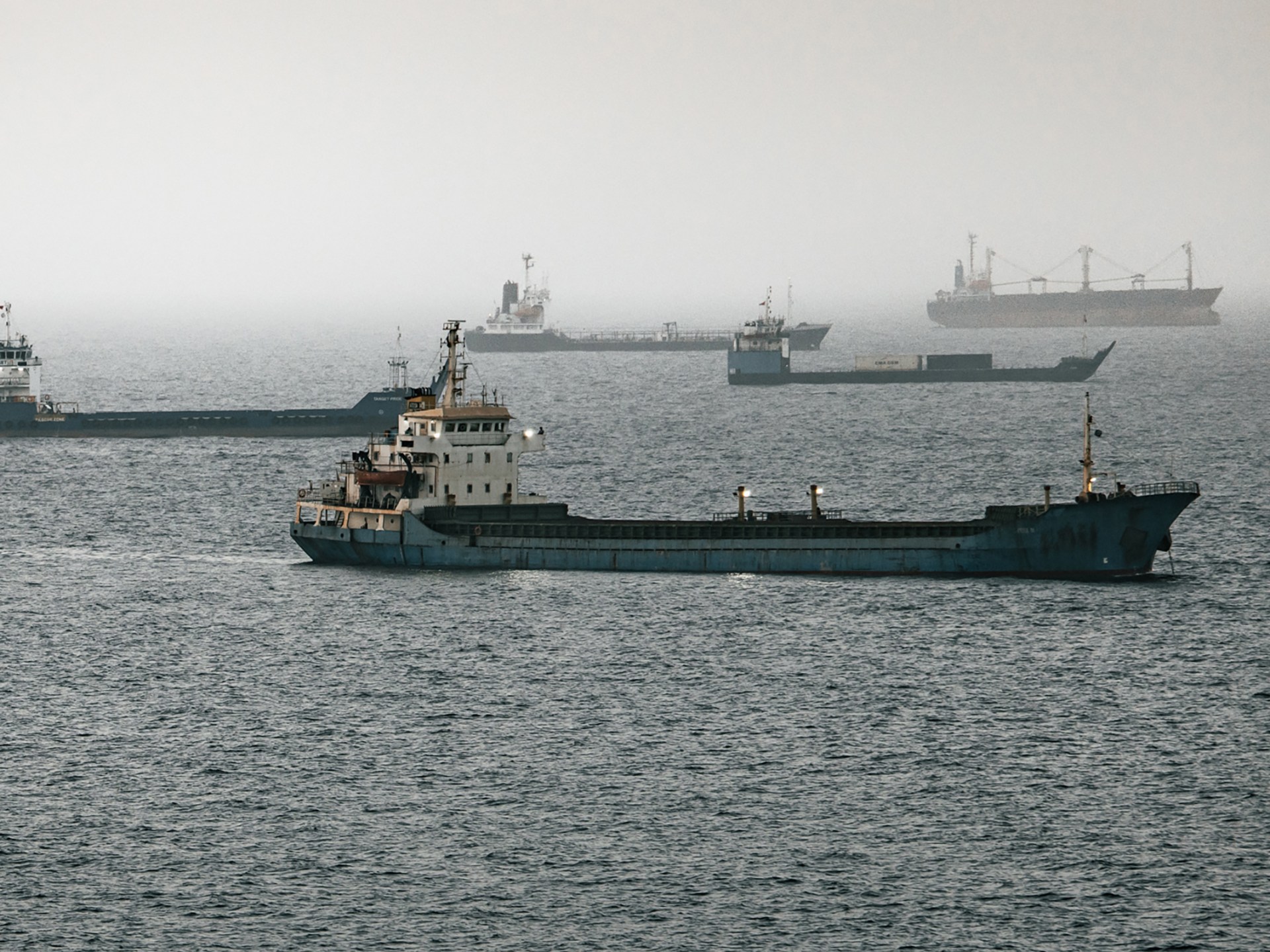 Mine clearance alone insufficient to secure Strait of Hormuz, analysts warn