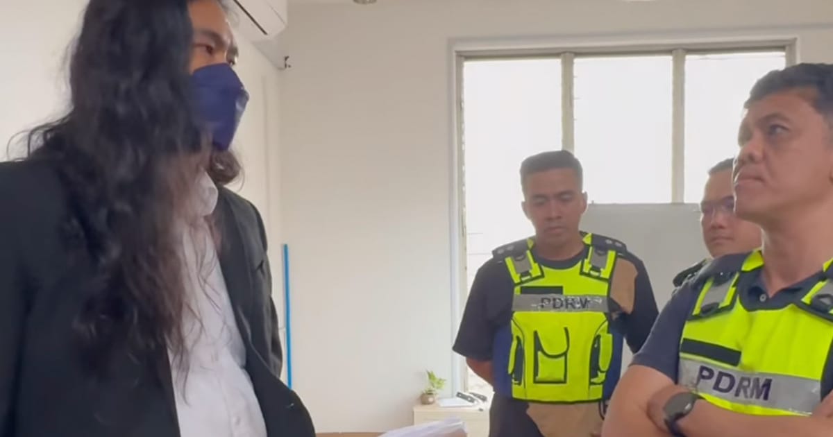 Police seize financial records from Mandiri and Hayat organisations