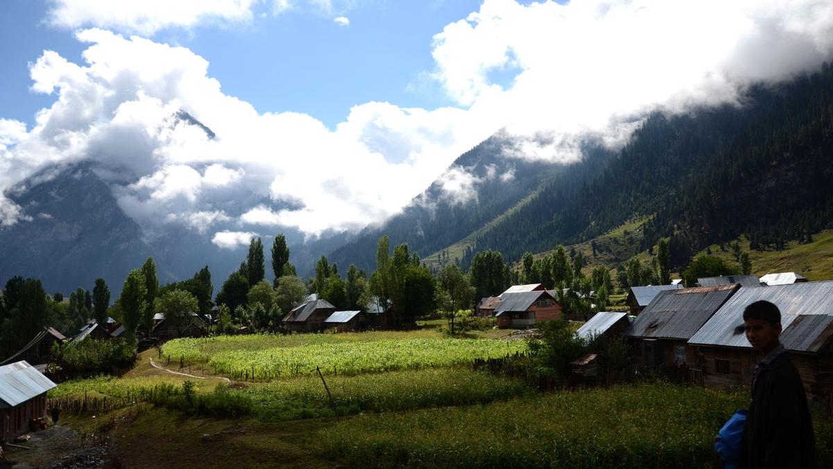 कश्मीर के गुरेज घाटी में धार्मिक कार्यक्रम के खिलाफ नेताओं का विरोध