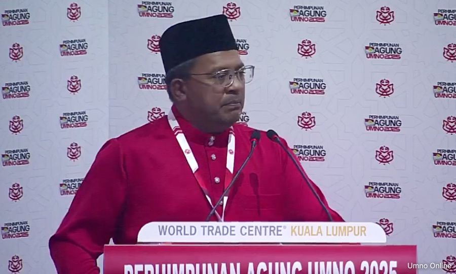 Pemimpin UMNO desak pilihan raya umum lebih awal sambil Pakatan Harapan berbelah
