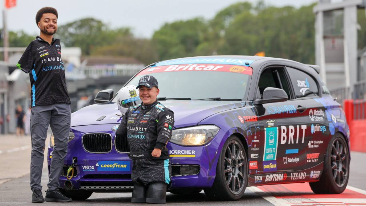 23-year-old armless racer eyes historic Le Mans motorsport debut
