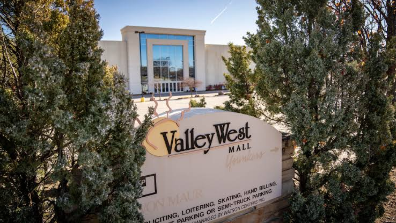 Iowa developer acquires mall property despite JCPenney lease complications