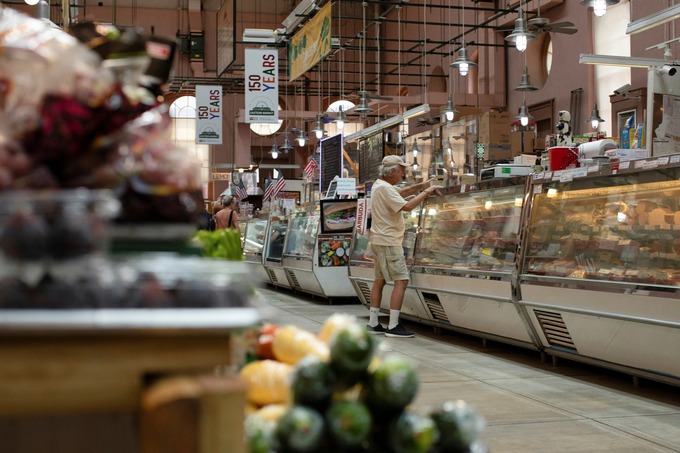 US worker retirement confidence hits decade low amid financial pressures