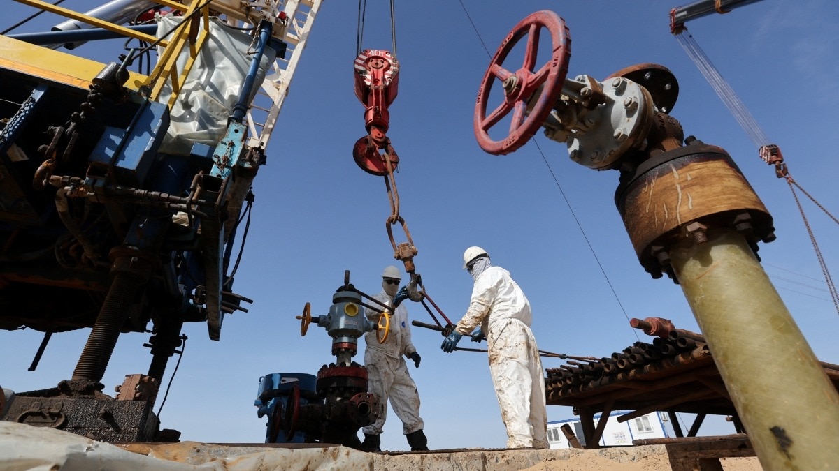 Crude Oil Prices May Plunge to $80 Per Barrel, Say Analysts