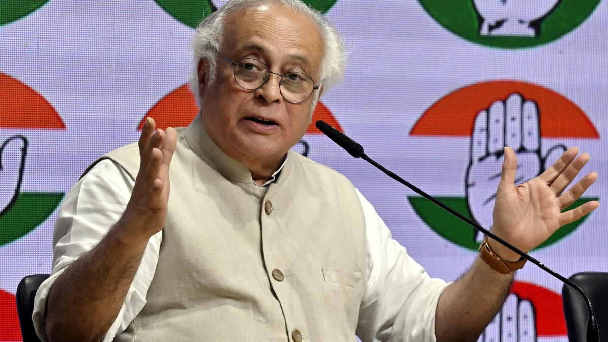 असम उपचुनाव में कांग्रेस काफिले पर हमले के बाद चुनाव आयोग की खामोशी पर सवाल