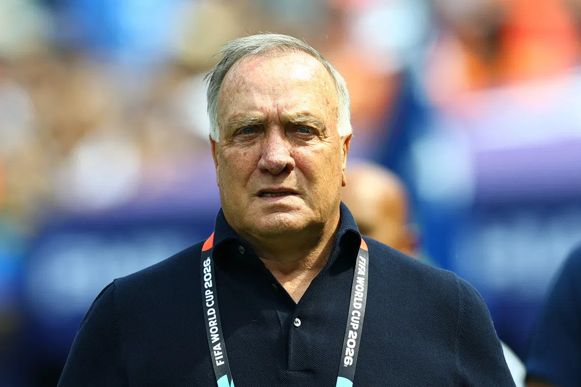 Curacao extends Advocaat's contract after turbulent campaign