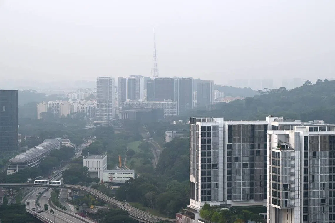Central Singapore air quality deteriorates to unhealthy levels as PSI surges