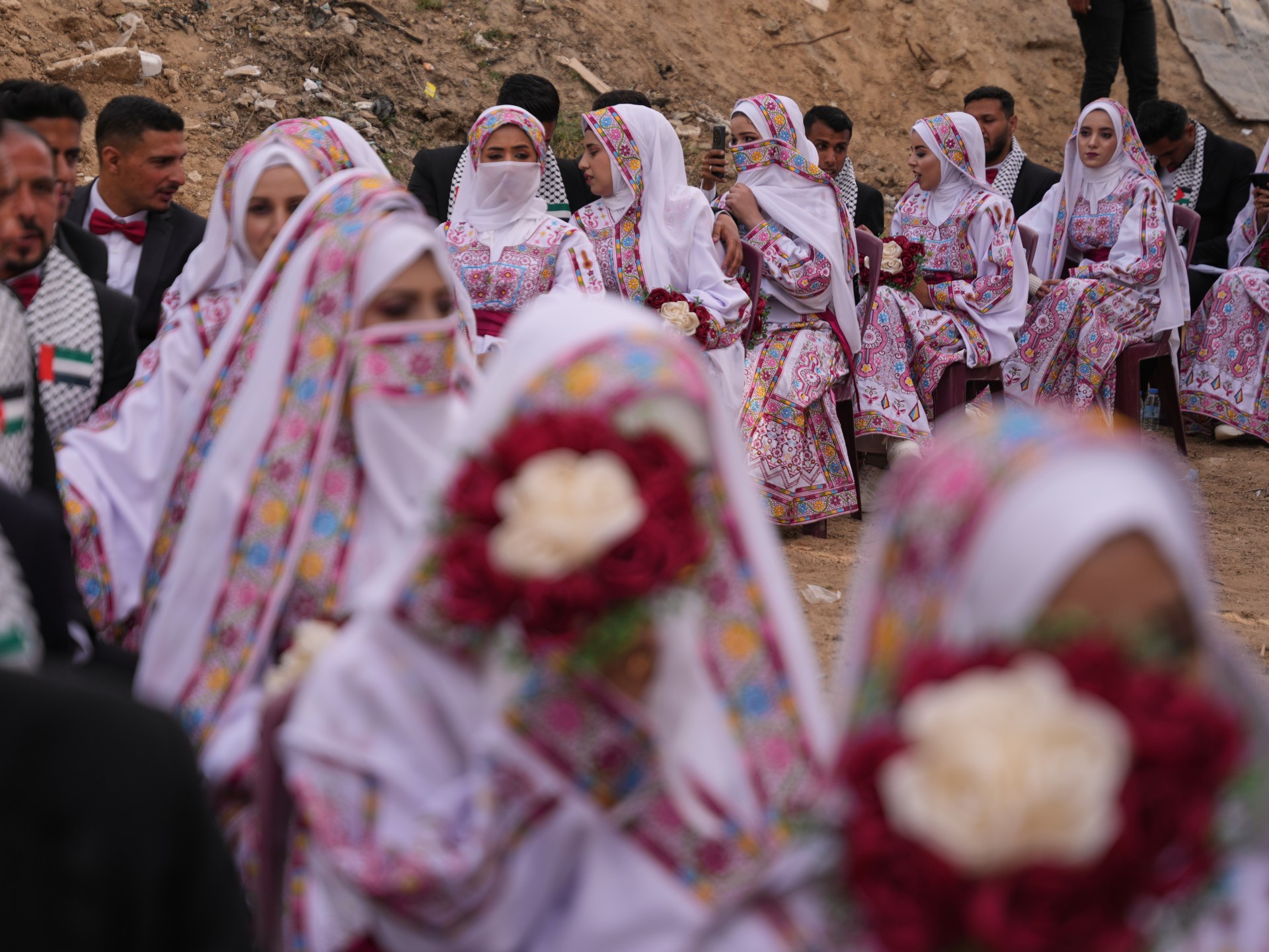 Gaza couples defy hardship, exchange vows amid humanitarian crisis