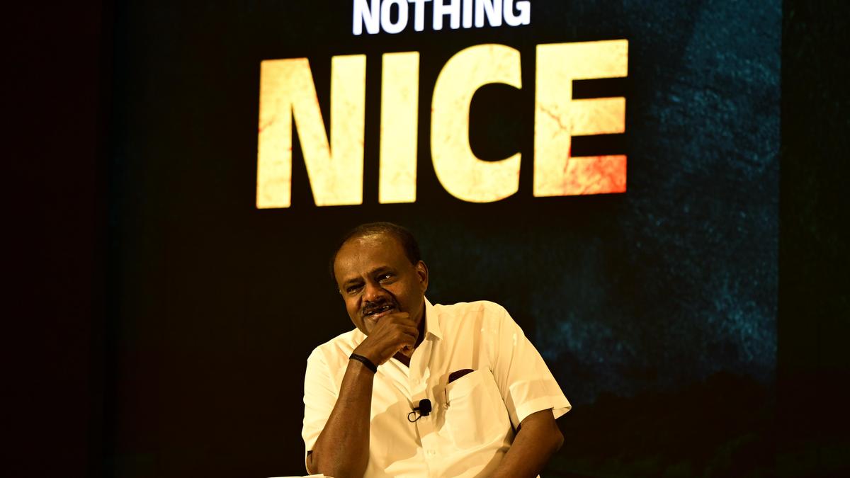 Kumaraswamy demands probe into Shivakumar's alleged hotel meeting