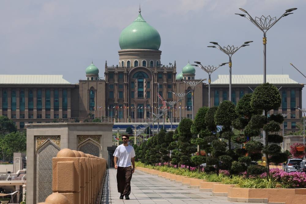 Johor pulih, Serian masih berhadapan jerebu tidak sihat