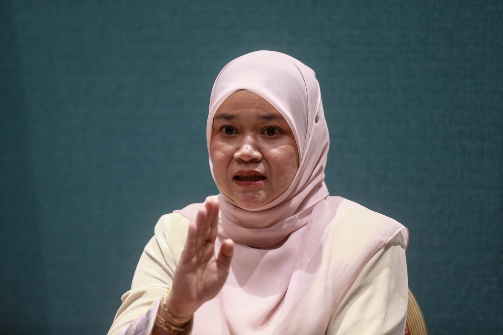 Menteri Pendidikan benarkan siasatan, alihkan pengetua Perak atas tuduhan gangguan