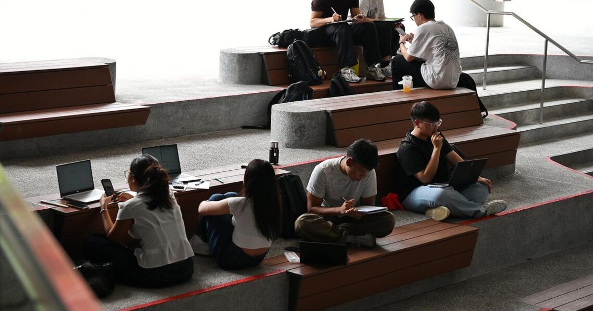 Singapore opens 3,000 year-long internships to shield students from AI disruption