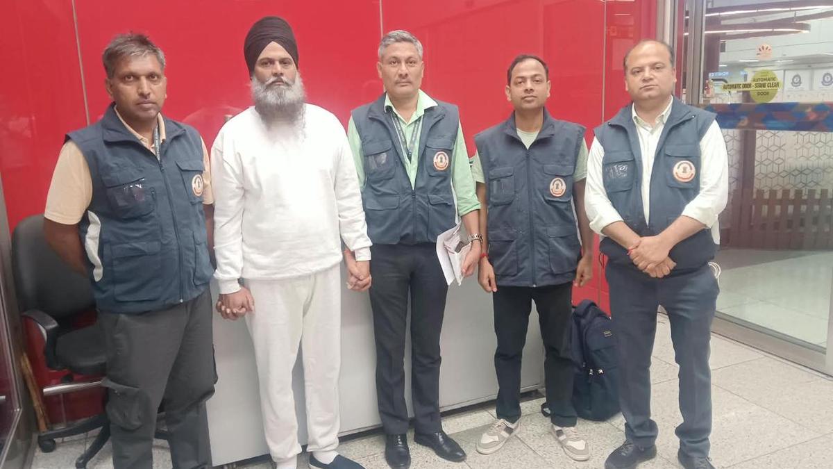 सिंगापुर स्कैम मामले में फरार आरोपी को अमेरिका से भारत लाया गया