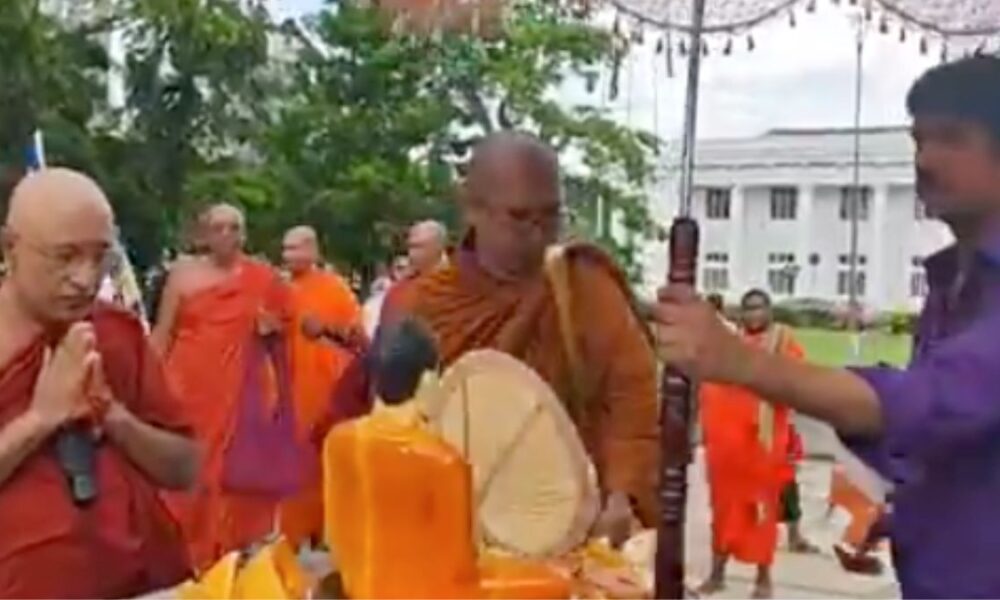 Buddhist monks establish protest camp at Colombo park