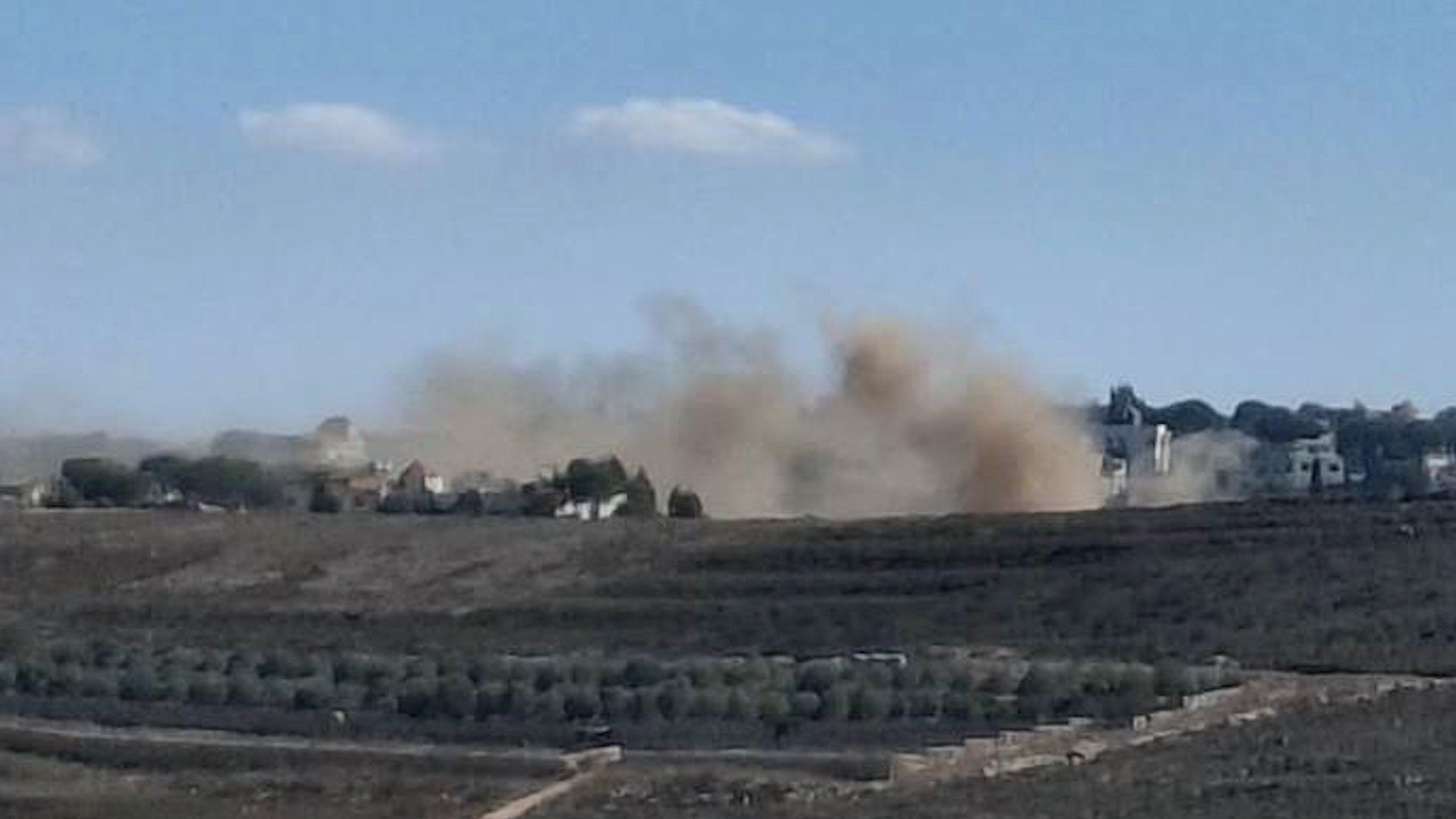 Israeli strikes hit southern Lebanon despite ceasefire agreement