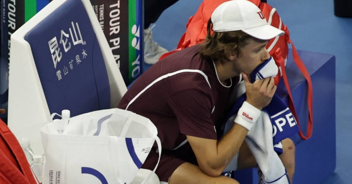 De Minaur Bertolak ke Shanghai untuk Pemeriksaan Selepas Bersara dari Beijing