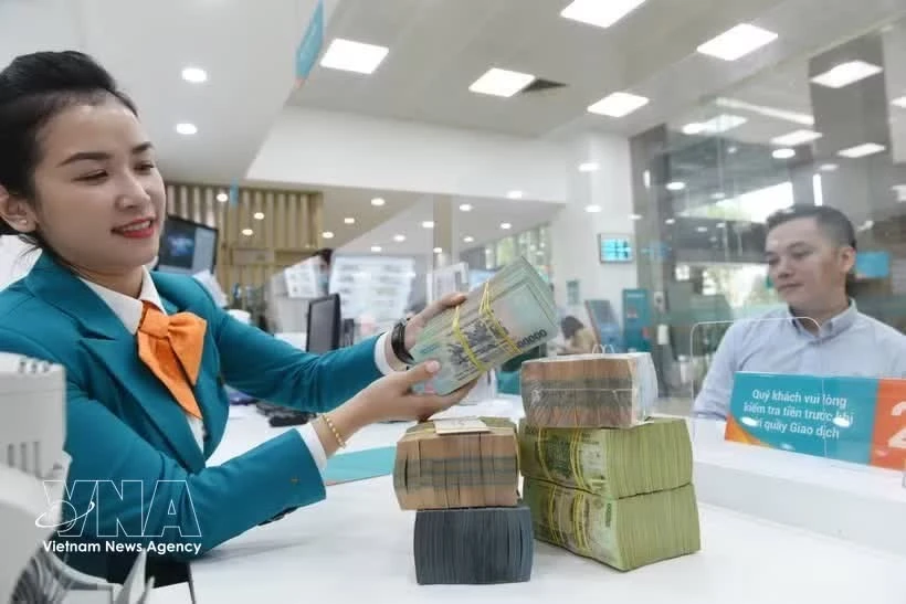 Vietnam's reference exchange rate slides 8 VND as week begins
