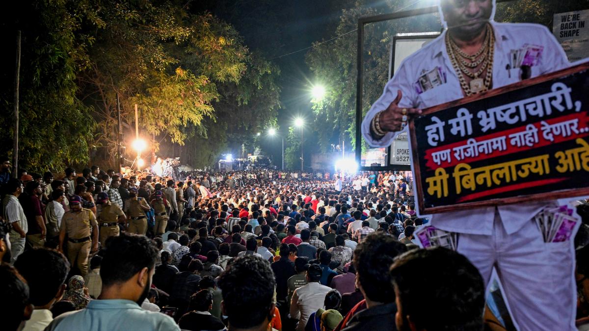 Pune Police Register FIR Against 15 Over Unauthorized MPSC Protest