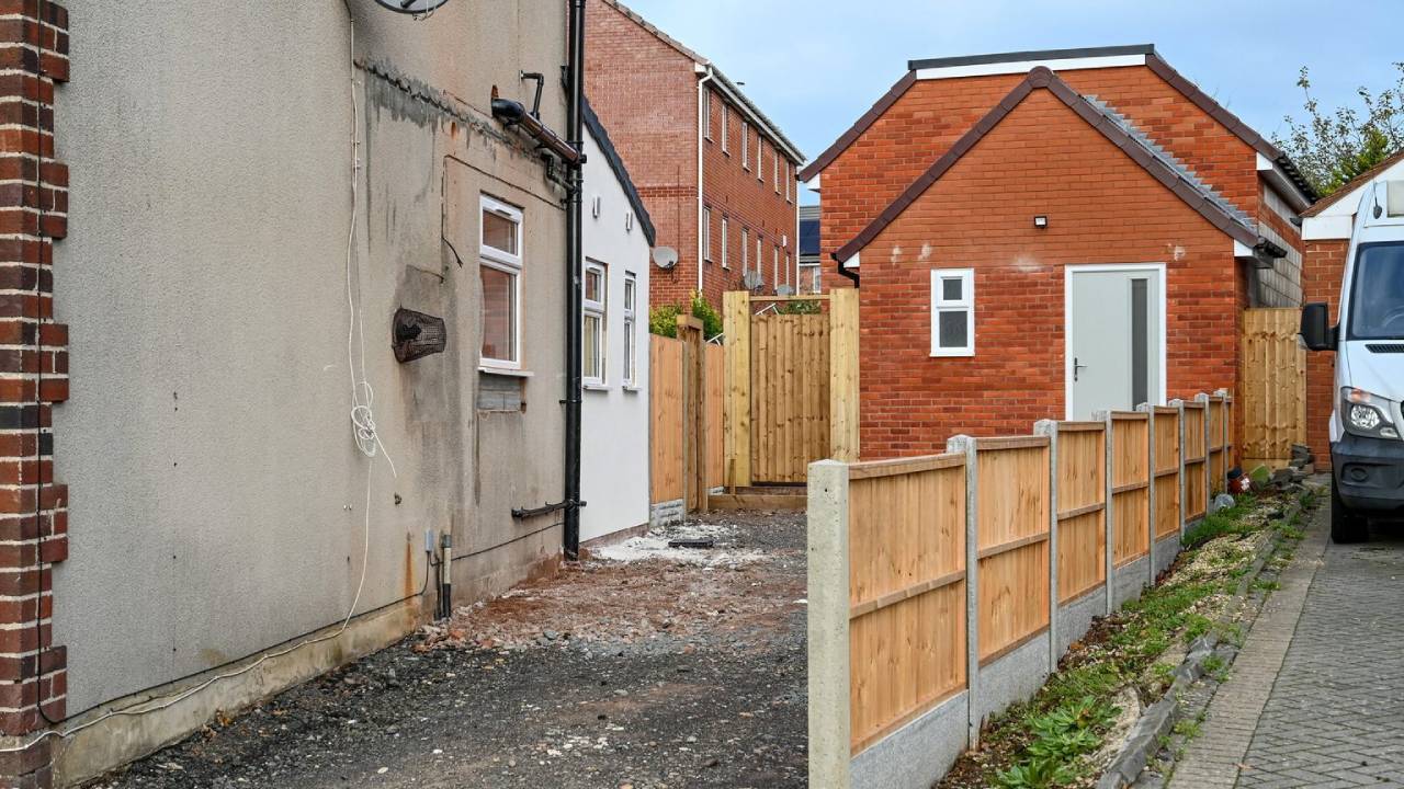 UK Mother Faces Demolition Order for Disabled Daughter's Home Annexe