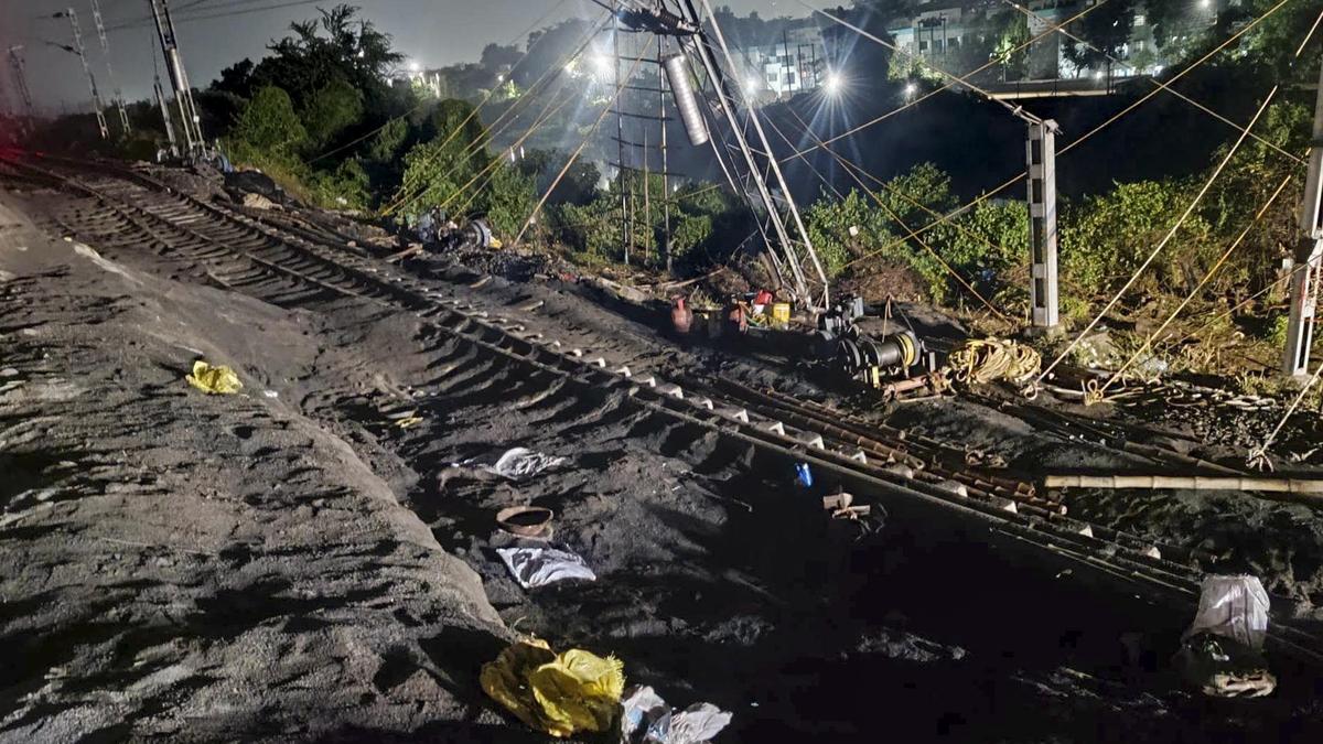 फरक्का रेल मार्ग का जीर्णोद्धार लगभग पूर्ण, उत्तर बंगाल ट्रेन सेवा शीघ्र शुरू हो सकती है