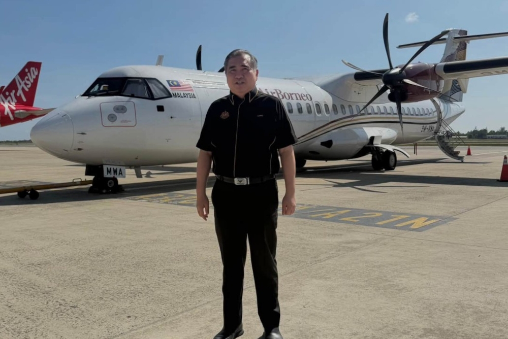 Menteri Pengangkutan Terbang Pertama dengan AirBorneo, Tekankan Kepentingan Hubungan Udara