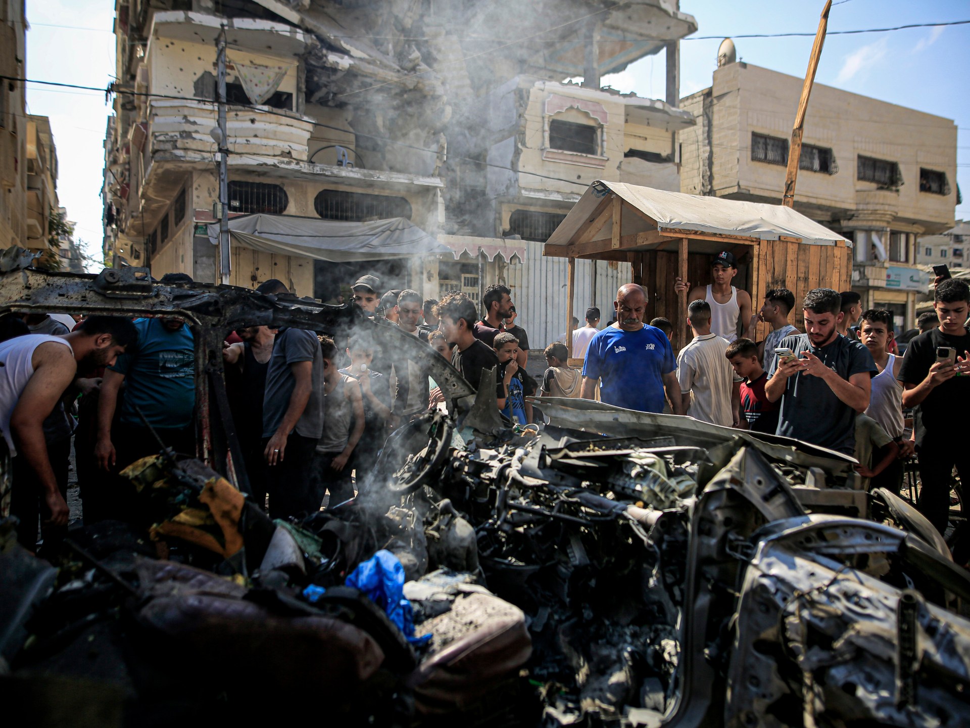 Israeli strikes kill two Palestinians amid ceasefire efforts