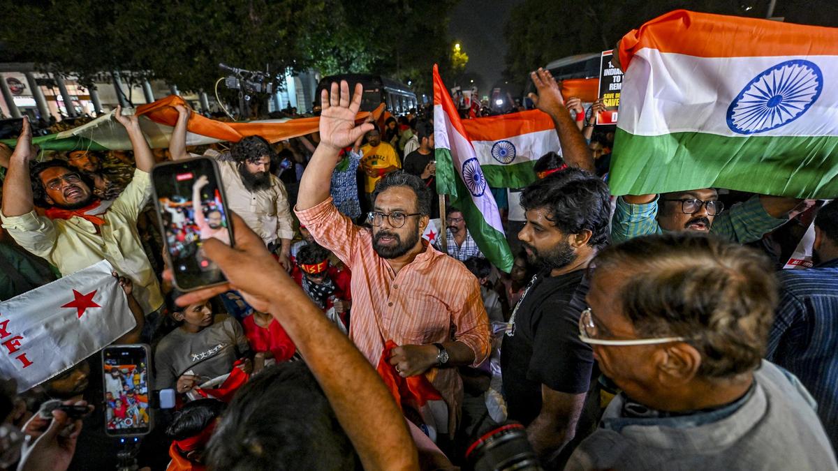 JNU hunger strike enters third week; MP seeks President intervention