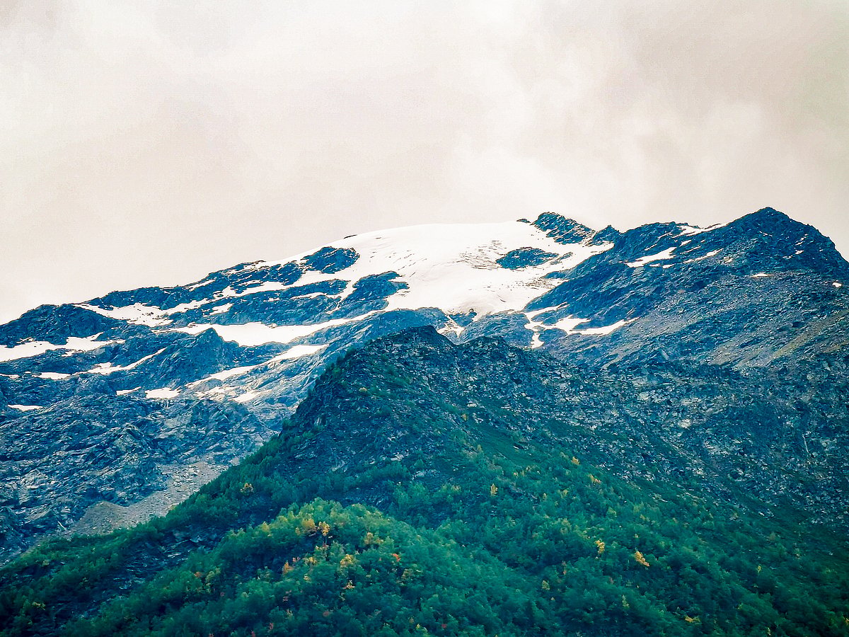 Expedition to Europe's Highest Peak Begins First Mountain Stage
