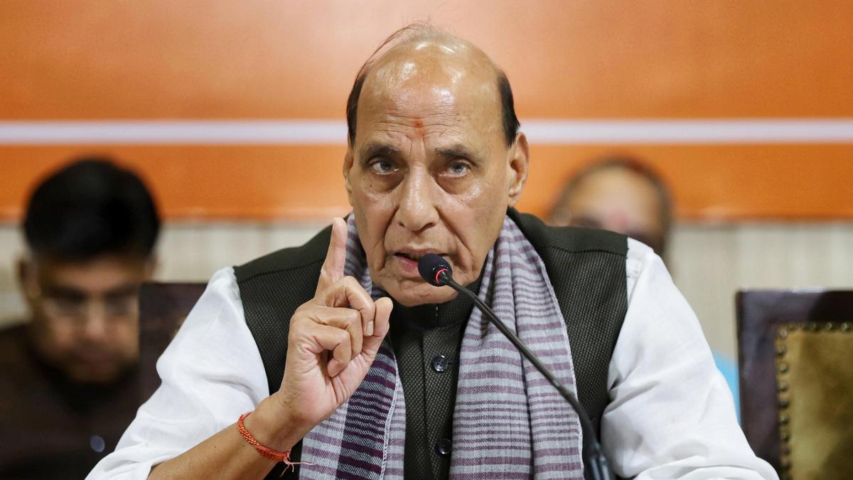 Pakistan general warns against conflict in nuclear-armed South Asia