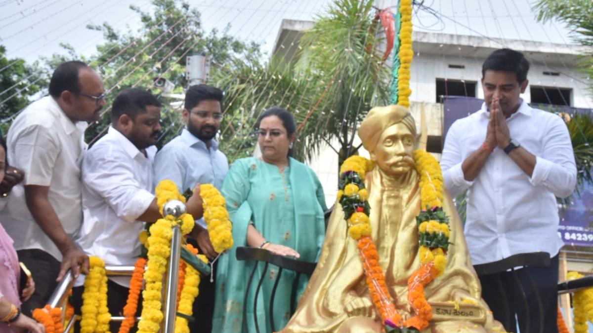 गुरजाड़ा की रचनाएं आने वाली पीढ़ियों को प्रेरित करेंगी: मंत्री